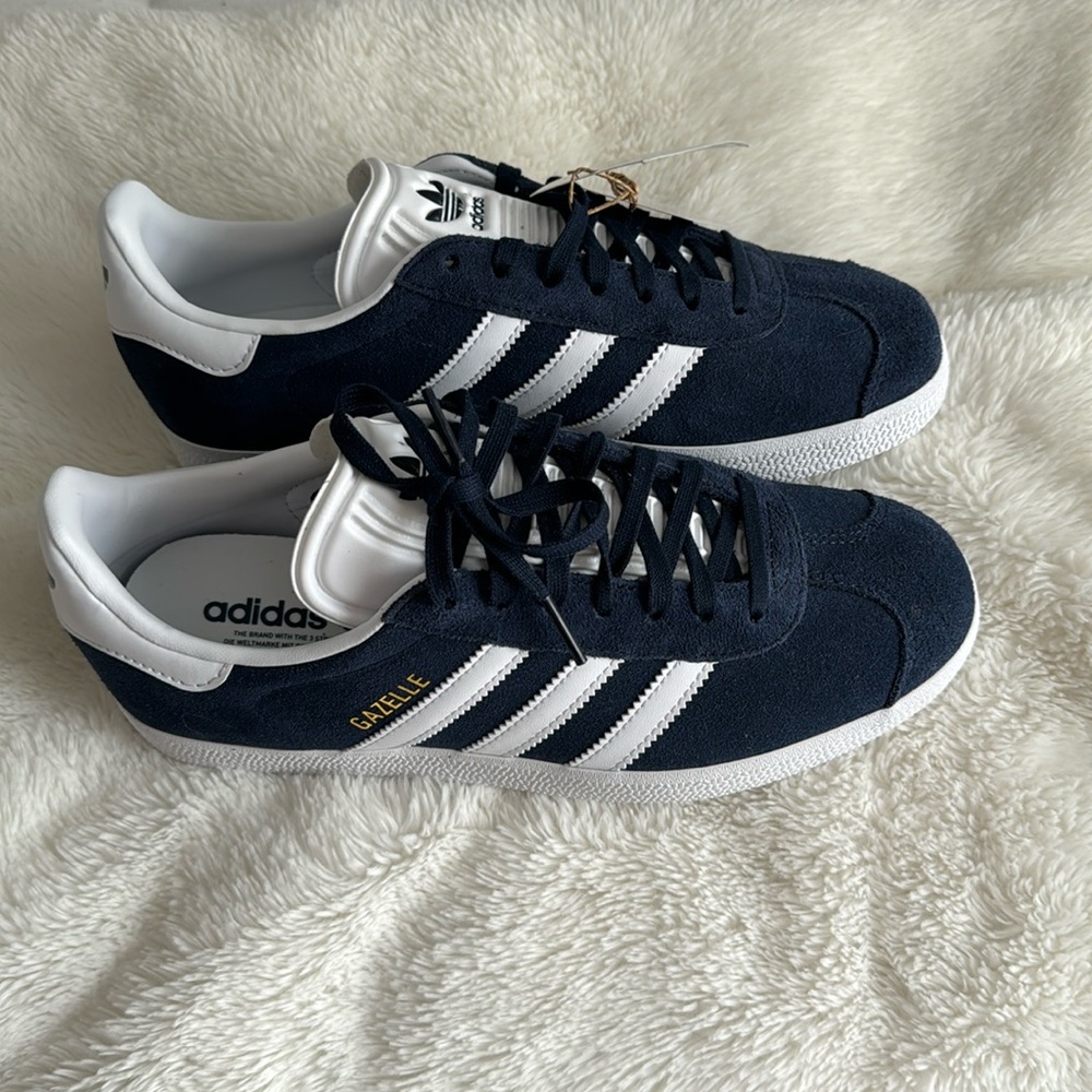 Adidas Sneakers